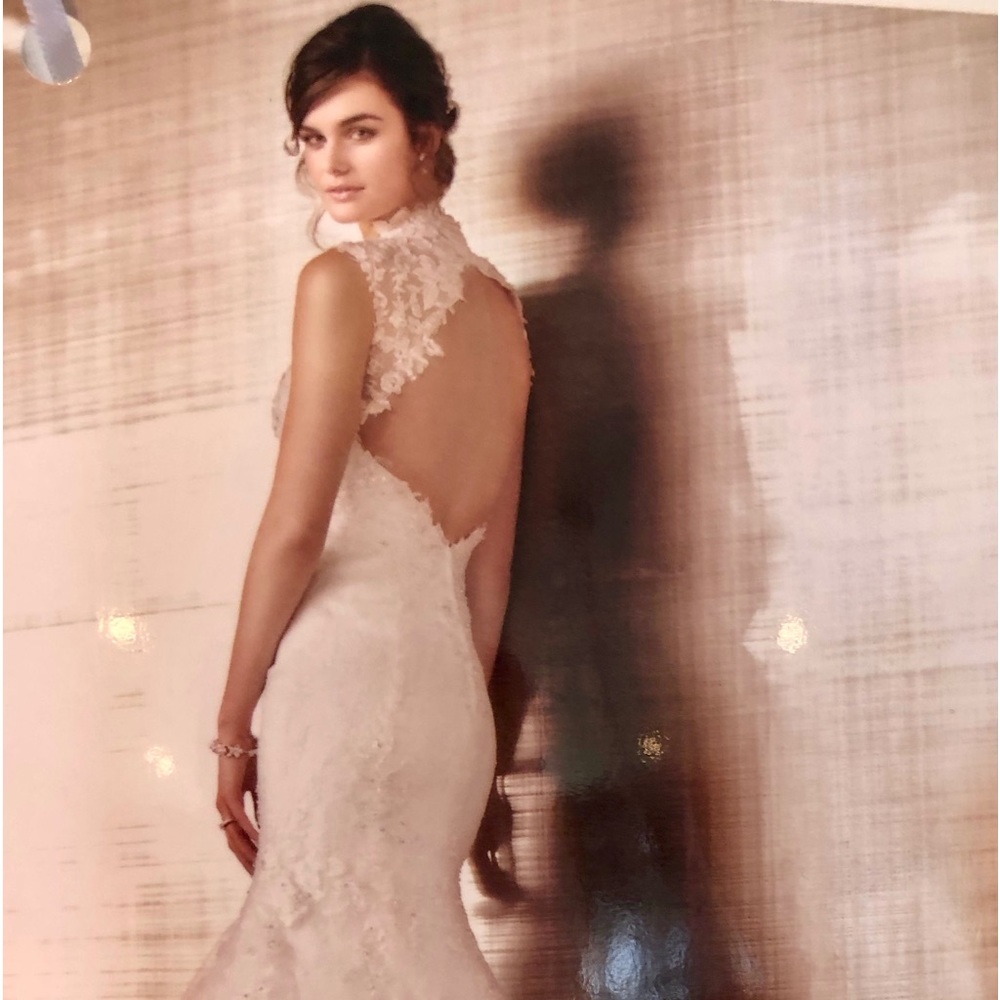 NWT size 8 ivory Essence of Australia wedding dress .